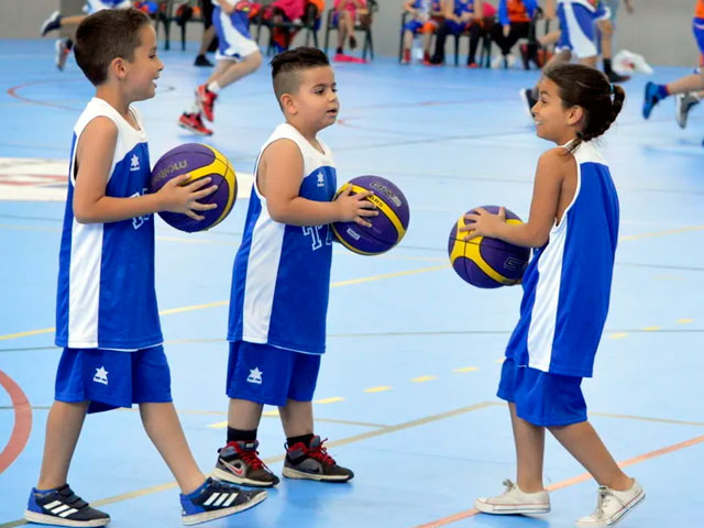 http://www.cdciudadela.es/wp-content/uploads/2021/09/baloncesto.jpg